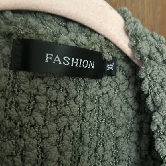 Slouchy Olive Green Popcorn Cardi - Picture 4 of 7